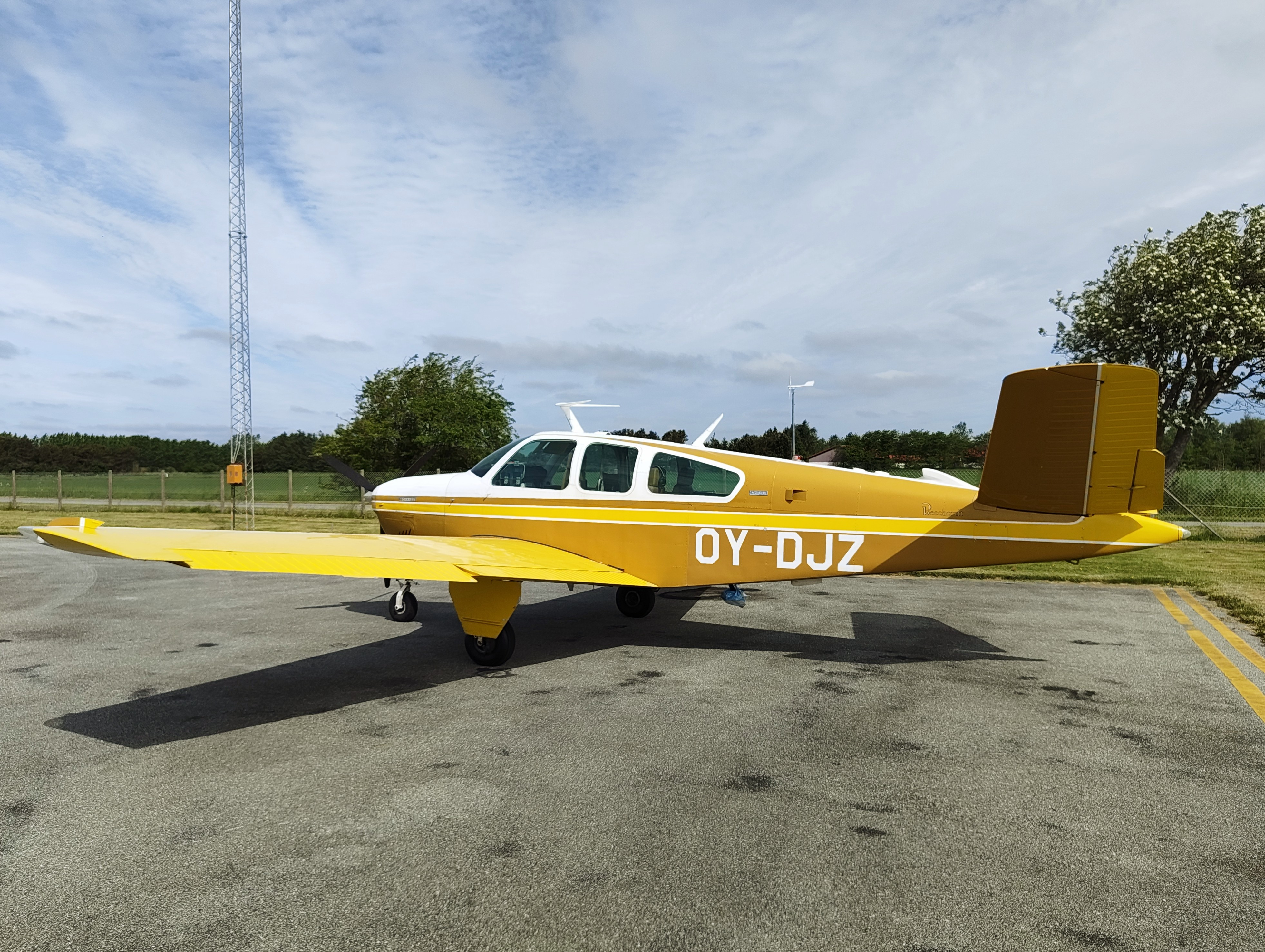 An eventful day in CNL today. The flight club had an open house, with quite a few visiting airplanes. I took hundreds of photos, and for the first time in my life I flew an ATEC 321 Faeta ultralight airplane. I loved every second of it! Despite a rather bumpy flight, I managed to take a handful of aerial photos, including the Rudbjerg Knude Fyr.