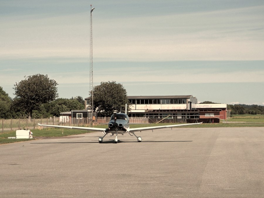 Today's visitor in EKSN: A brand new Cirrus SR22 (reg. OY-ACM).