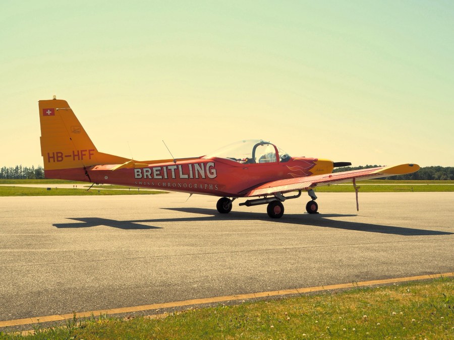 Quite a few airplanes in EKSN today. But this was definitely the highlight. FFA AS-202/15-1/16M Bravo (seriously, what kind of model name is that?). Reg. HB-HFF.