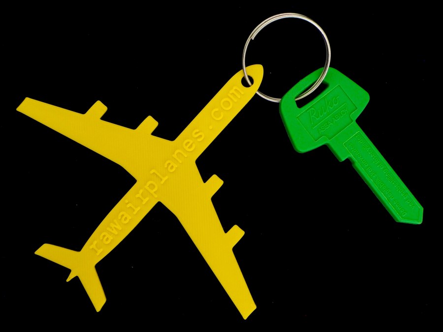 After being caught unprepared when pilots asked where they could see my photos, I designed and 3D-printed a handful of tiny keychain airplanes with my website address. I figured they’d be less boring than conventional business cards and perhaps less likely to get lost or thrown away.